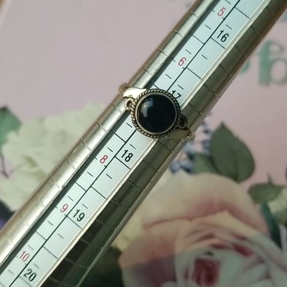 Silver and black onyx ring. - Picture 4 of 4